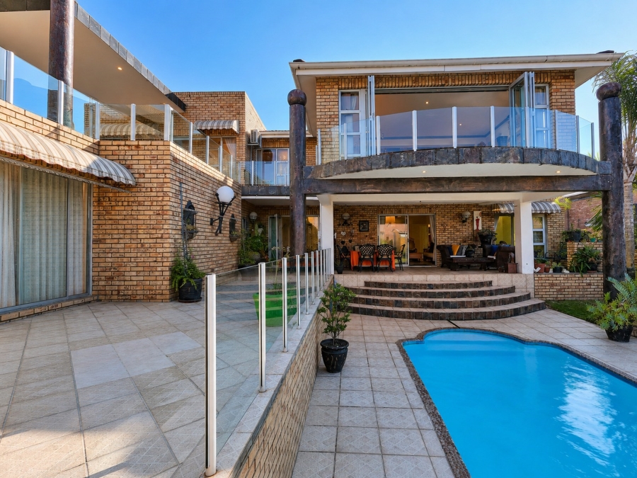 5 Bedroom Property for Sale in Wavecrest Eastern Cape
